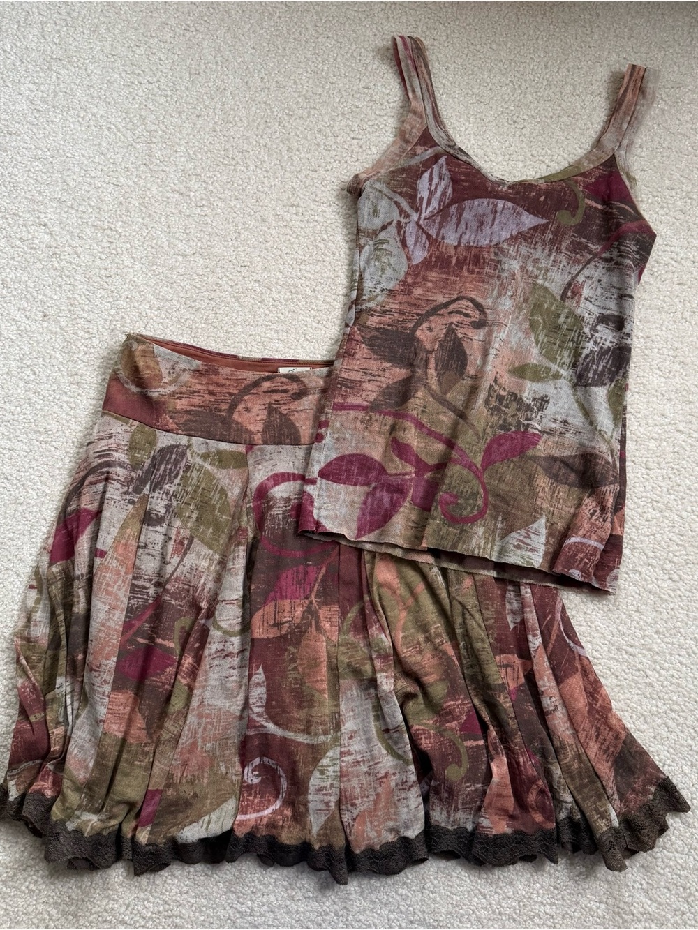EUC petit pois by Viviana g. Matching skirt set